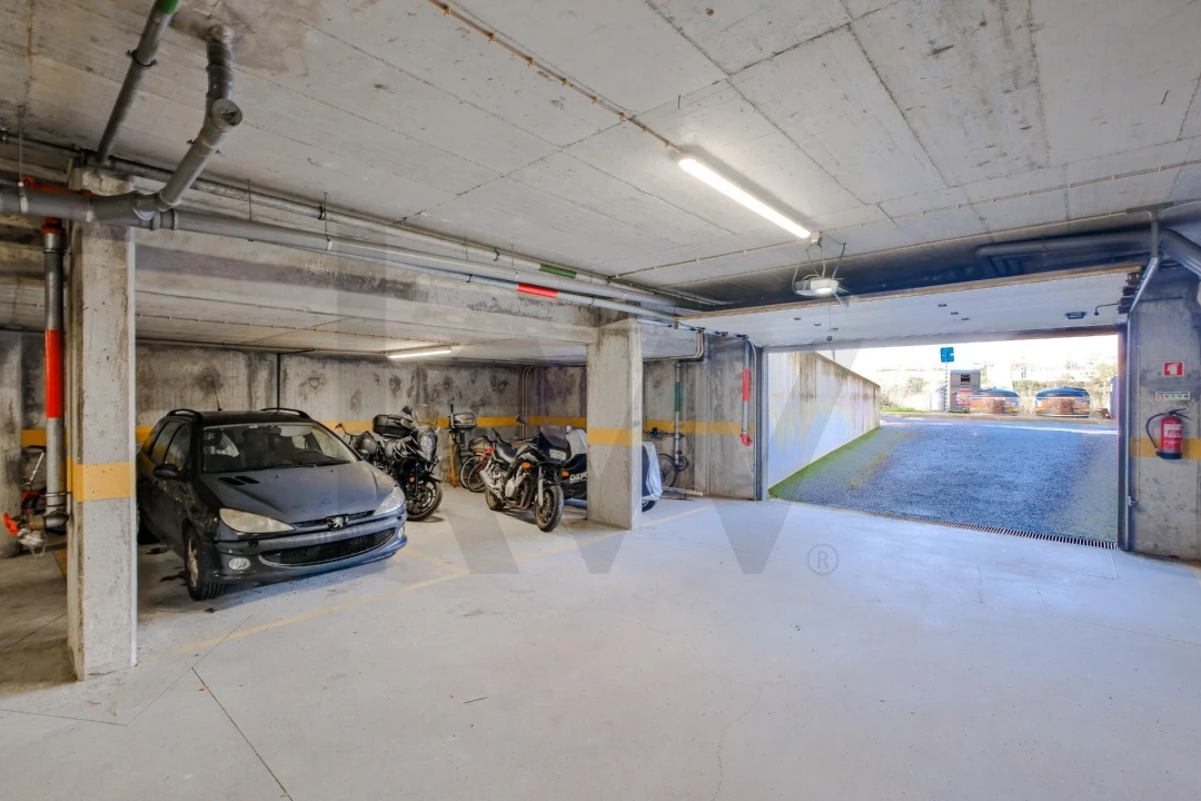 Apartamento T1 para Venda em Porto Salvo Foto 16