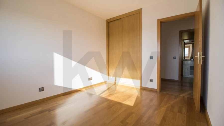 Apartamento T2 para Arrendamento em Moreira Foto 8