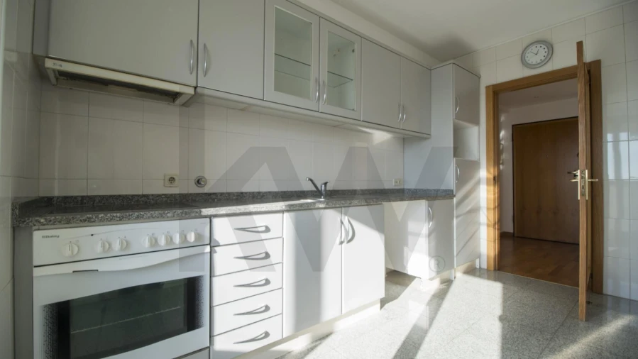 Apartamento T2 para Arrendamento em Moreira Foto 11