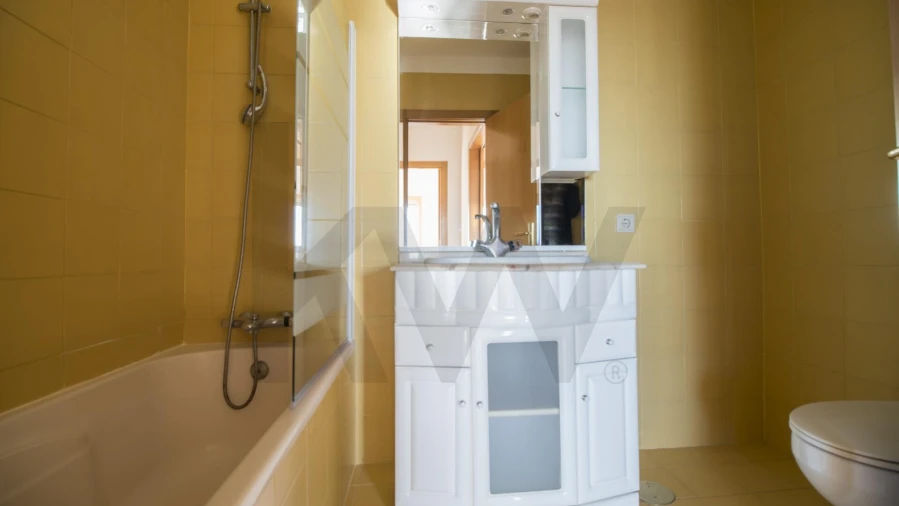 Apartamento T2 para Arrendamento em Moreira Foto 18