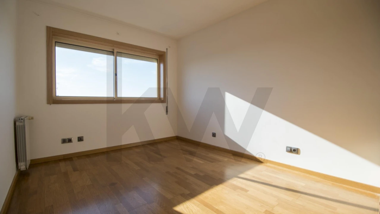 Apartamento T2 para Arrendamento em Moreira Foto 19