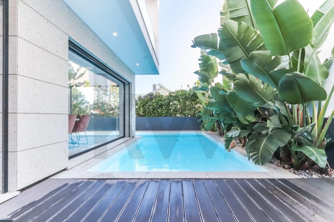 Moradia T4 para Arrendamento em Charneca de Caparica e Sobreda Foto 28