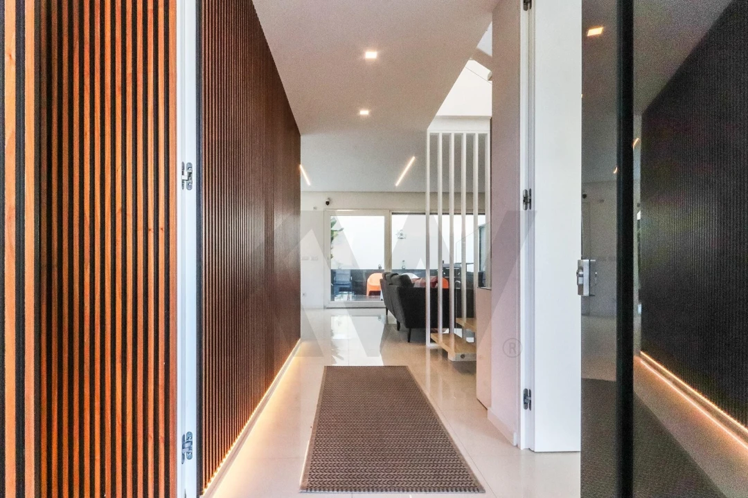 Moradia T4 para Arrendamento em Charneca de Caparica e Sobreda Foto 5