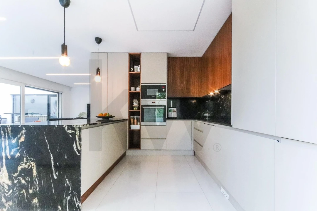 Moradia T4 para Arrendamento em Charneca de Caparica e Sobreda Foto 21