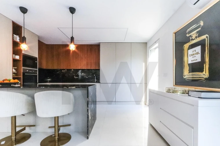 Moradia T4 para Arrendamento em Charneca de Caparica e Sobreda Foto 20