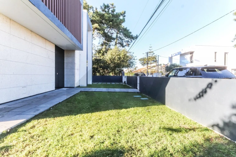 Moradia T4 para Arrendamento em Charneca de Caparica e Sobreda Foto 2