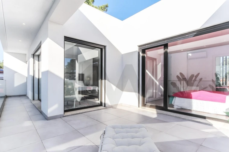 Moradia T4 para Arrendamento em Charneca de Caparica e Sobreda Foto 54