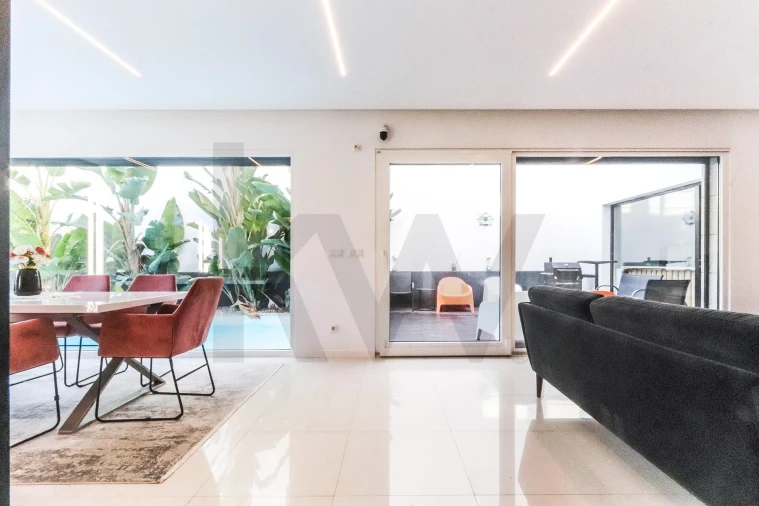 Moradia T4 para Arrendamento em Charneca de Caparica e Sobreda Foto 10