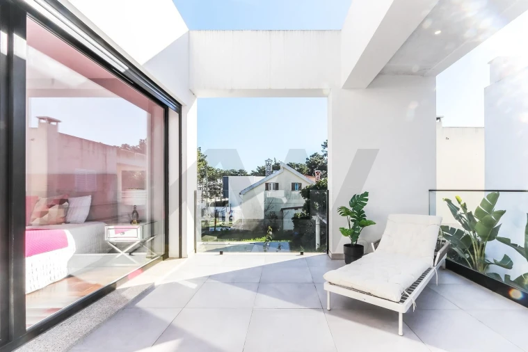 Moradia T4 para Arrendamento em Charneca de Caparica e Sobreda Foto 51