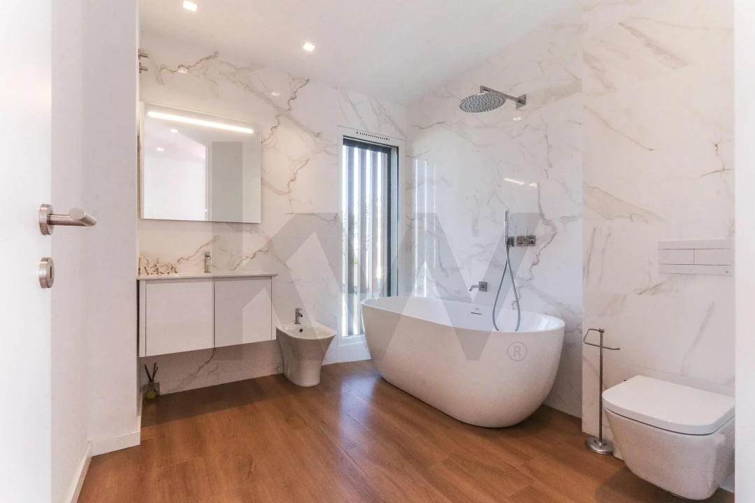 Moradia T4 para Arrendamento em Charneca de Caparica e Sobreda Foto 44