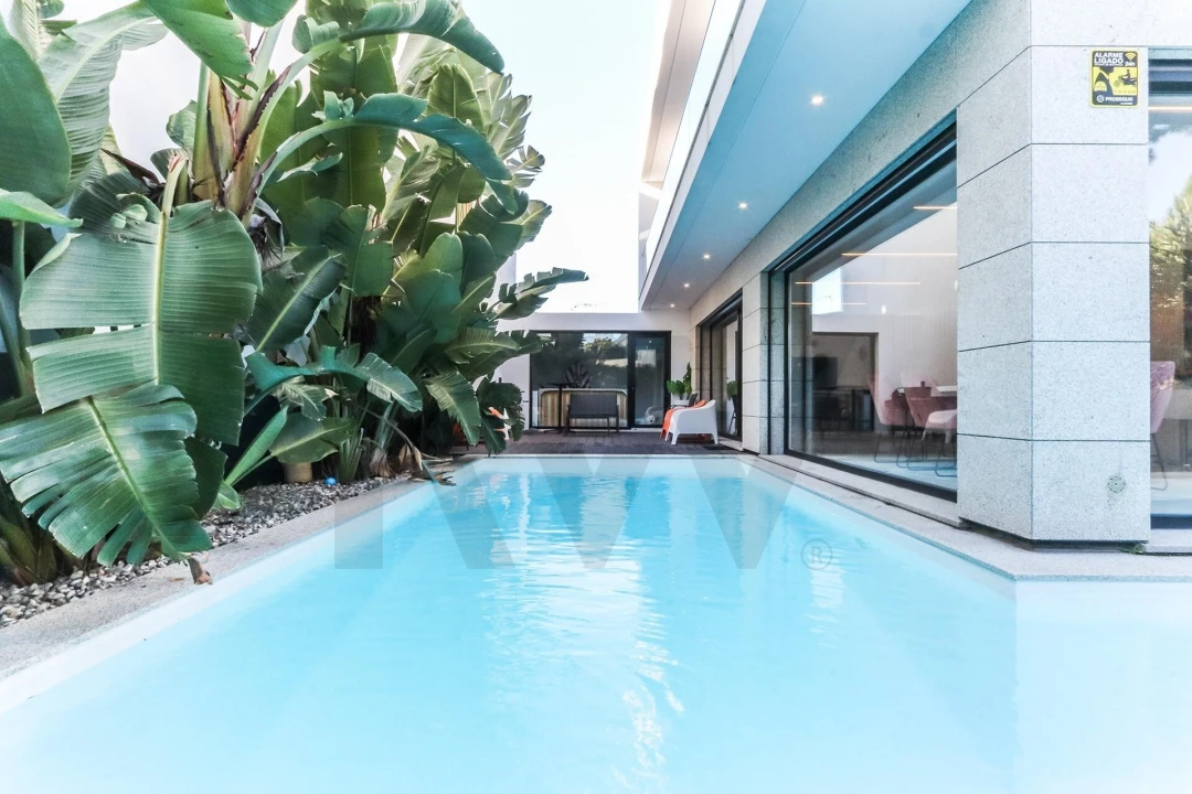 Moradia T4 para Arrendamento em Charneca de Caparica e Sobreda Foto 27