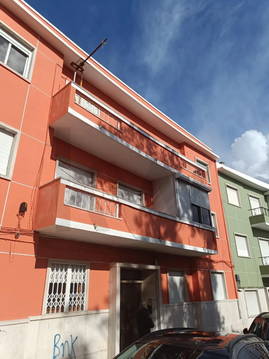 Apartamento T3 para Venda em Alfragide Foto 1