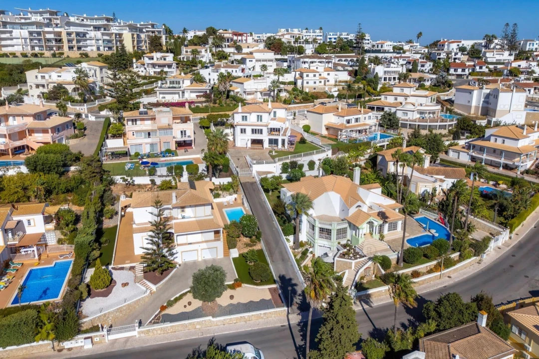 Moradia T4 para Venda em Albufeira e Olhos de Água Foto 61