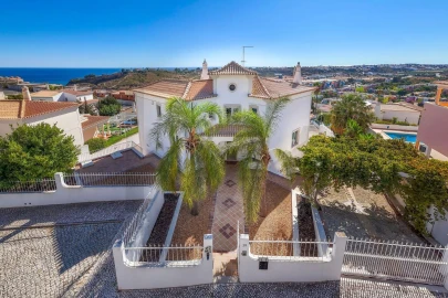 Moradia T4 para Venda em Albufeira e Olhos de Água