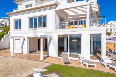 Moradia T4 para Venda em Albufeira e Olhos de Água