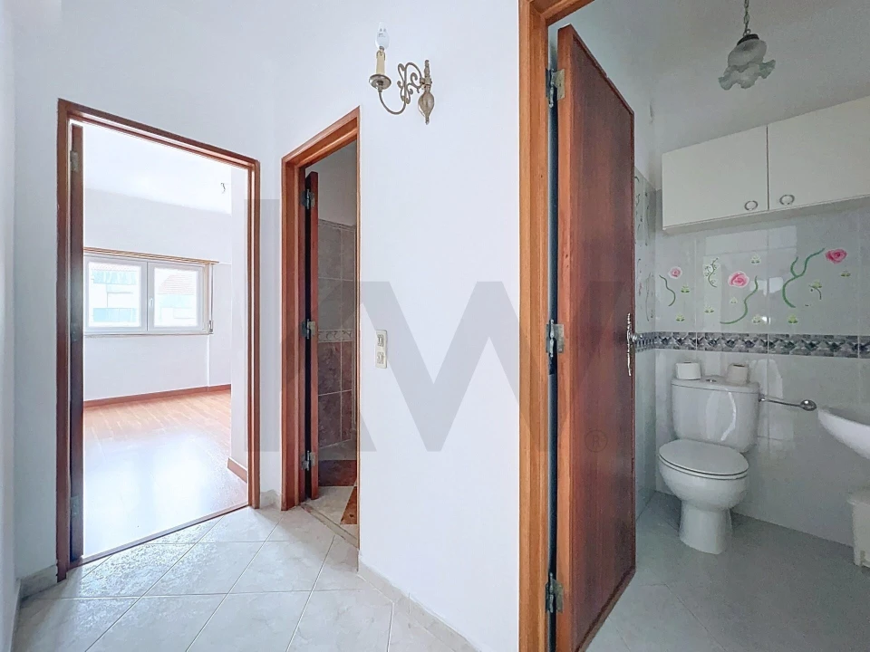 Apartamento T3 para Arrendamento em Benfica Foto 22