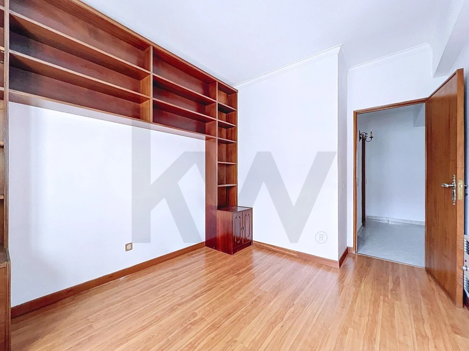 Apartamento T3 para Arrendamento em Benfica Foto 27