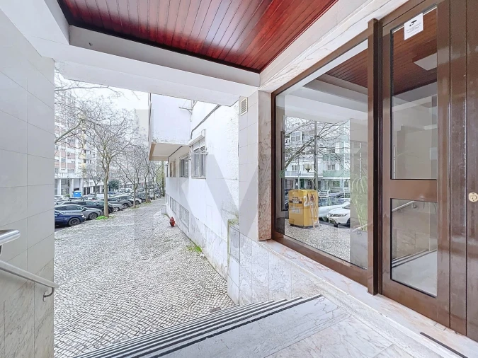 Apartamento T3 para Arrendamento em Benfica Foto 3