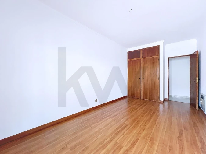 Apartamento T3 para Arrendamento em Benfica Foto 18