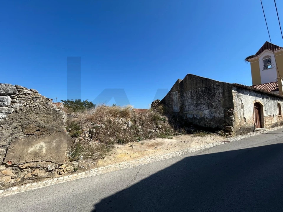 Moradia T2 para Venda em Alcoentre Foto 8