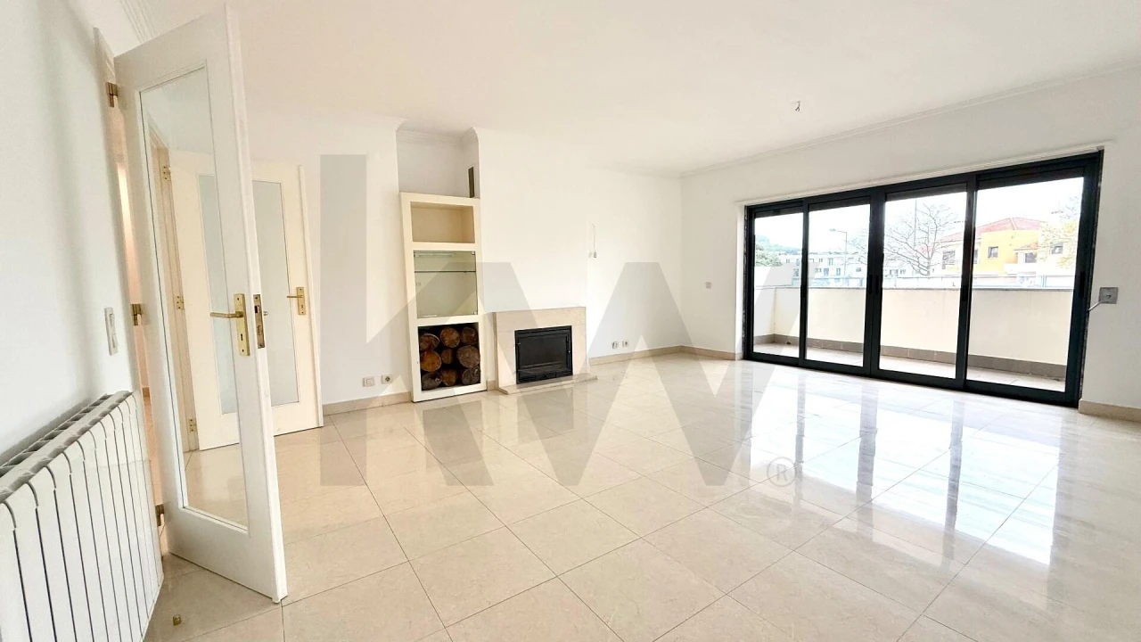 Apartamento T2 para Arrendamento em Alcabideche Foto 6