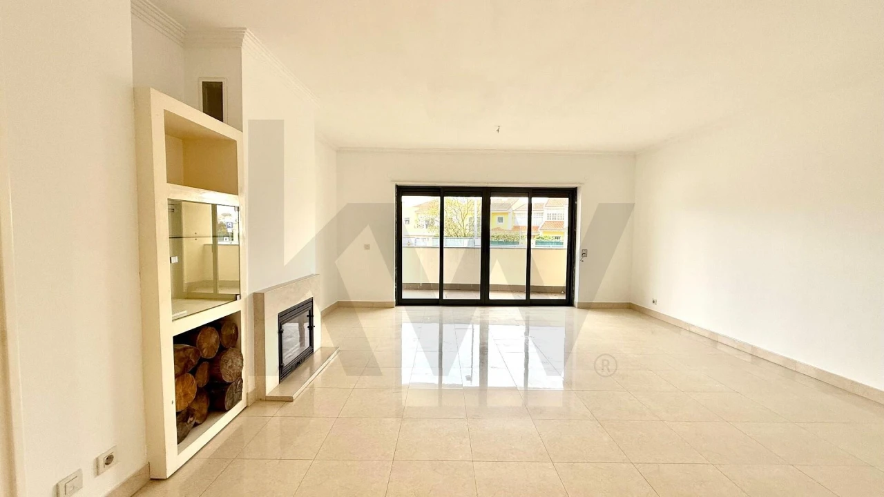 Apartamento T2 para Arrendamento em Alcabideche Foto 8