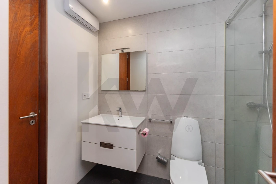 Apartamento T1 para Venda em Cidade da Maia Foto 22