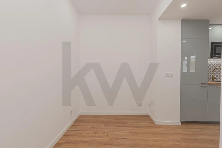 Apartamento T1 para Venda em Campo de Ourique Foto 7