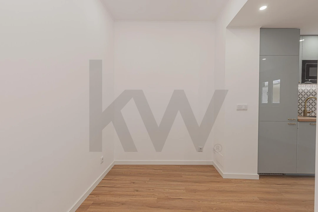Apartamento T1 para Venda em Campo de Ourique Foto 7