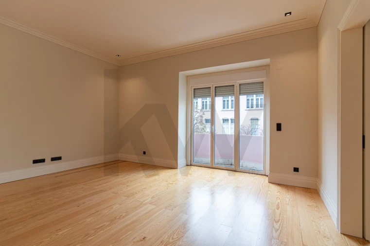 Apartamento T3 para Arrendamento em Avenidas Novas Foto 9