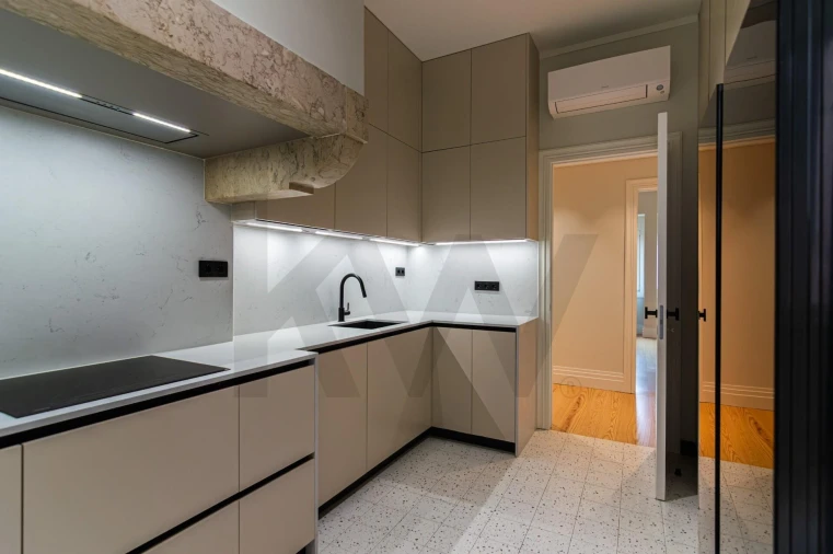 Apartamento T3 para Arrendamento em Avenidas Novas Foto 20