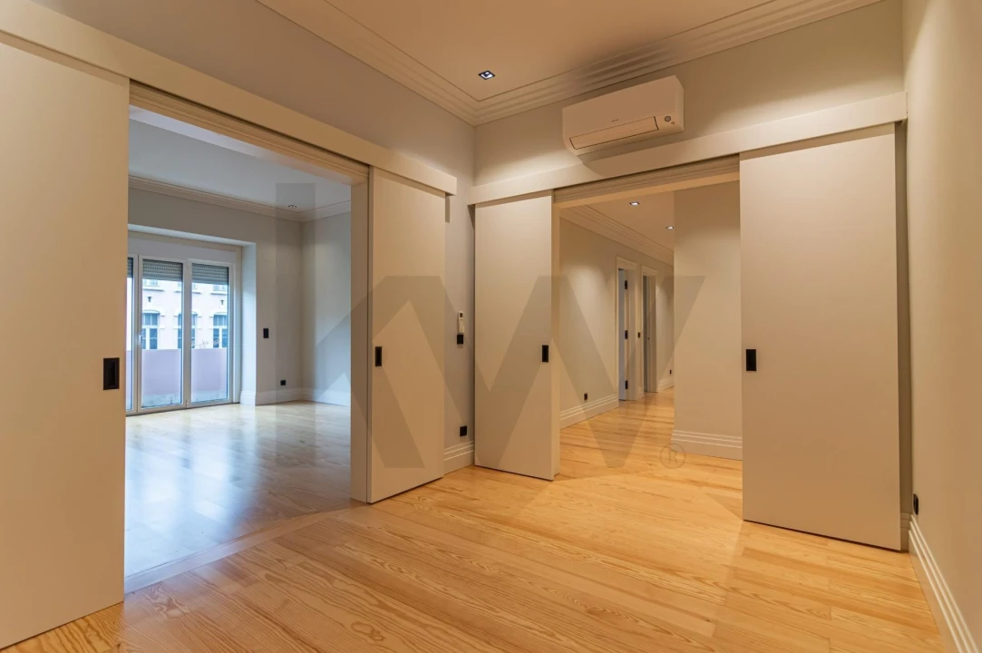 Apartamento T3 para Arrendamento em Avenidas Novas Foto 11