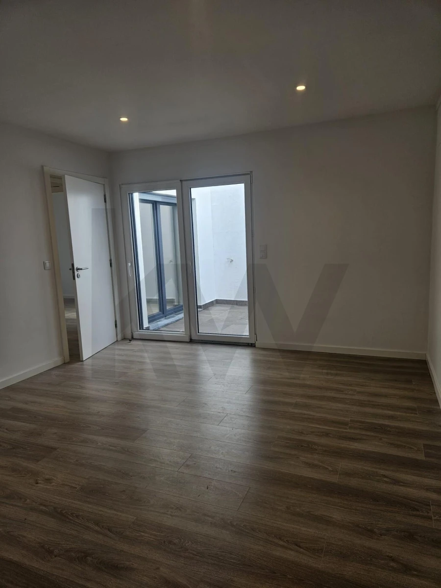 Moradia T3 para Arrendamento em São Domingos de Rana Foto 8