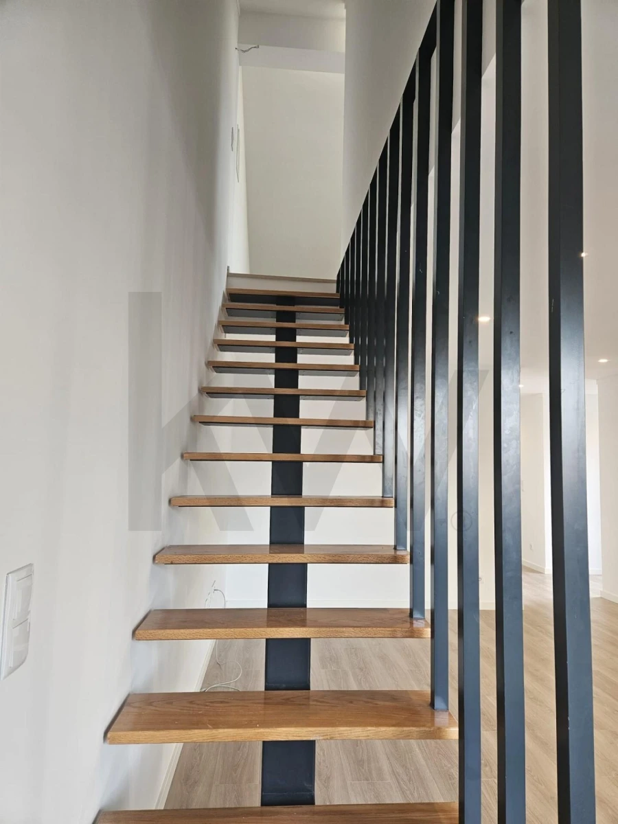 Moradia T3 para Arrendamento em São Domingos de Rana Foto 13