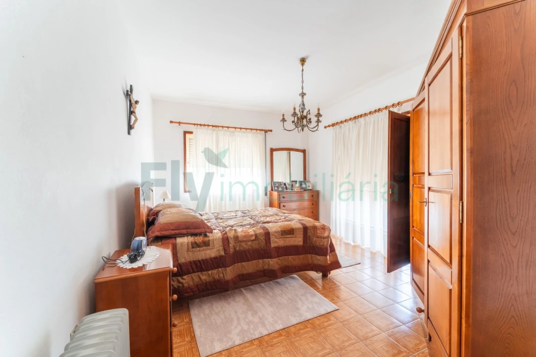 Moradia T4 para Venda em Costa Foto 15