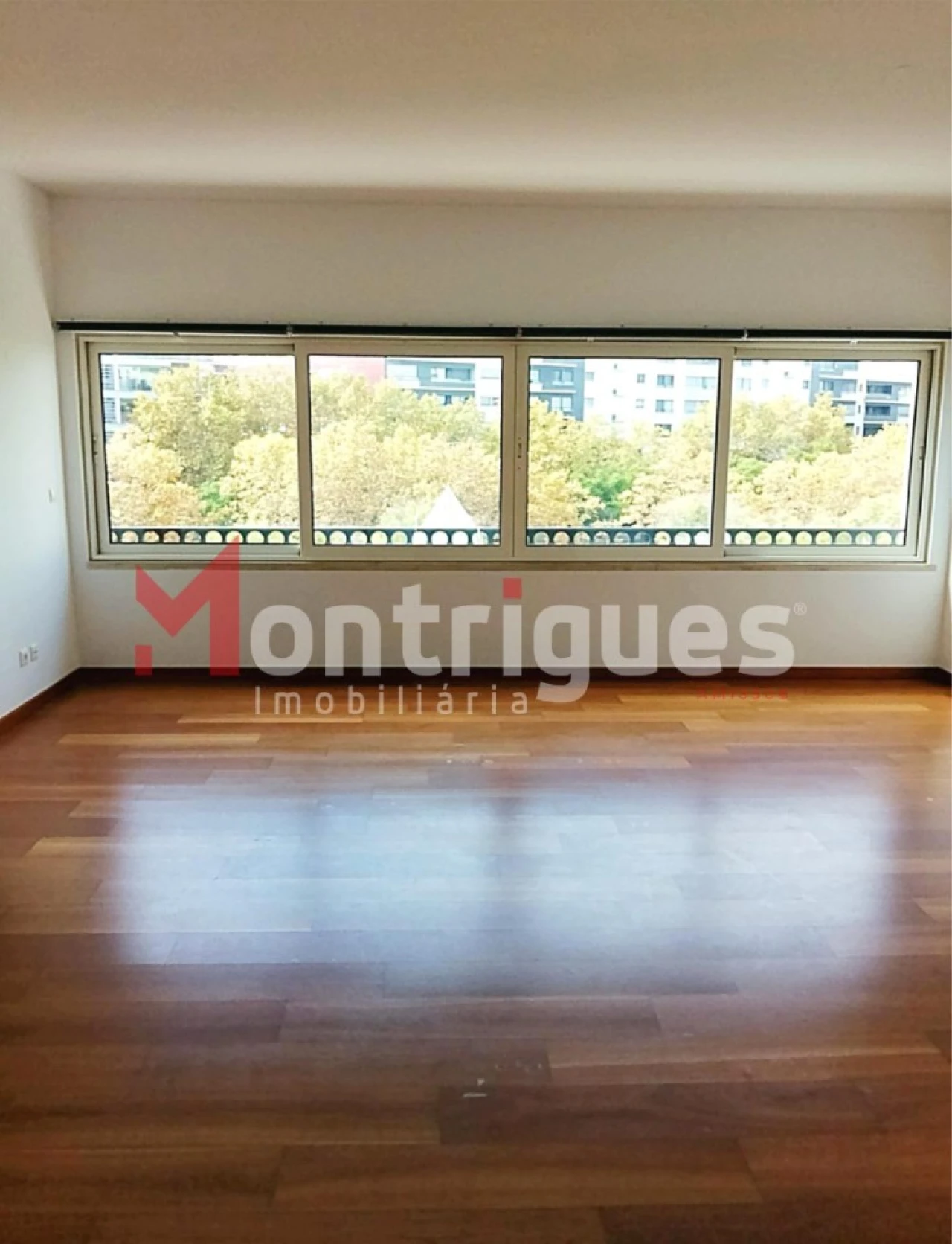 Apartamento T1 para Arrendamento em Parque das Nações Foto 5