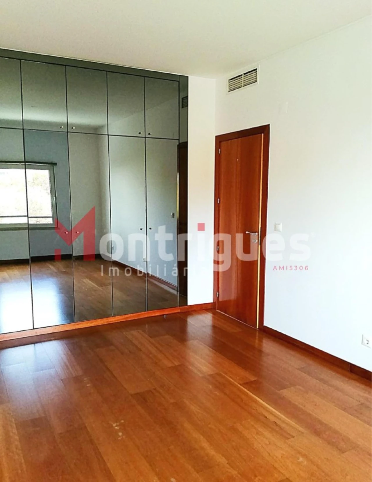 Apartamento T1 para Arrendamento em Parque das Nações Foto 9