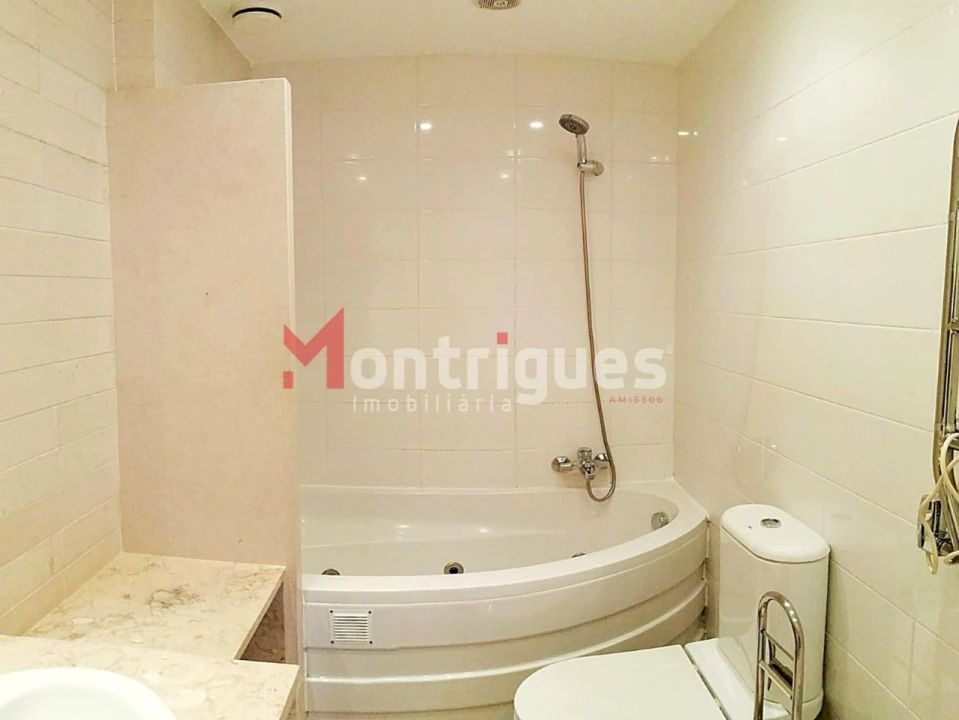 Apartamento T1 para Arrendamento em Parque das Nações Foto 14