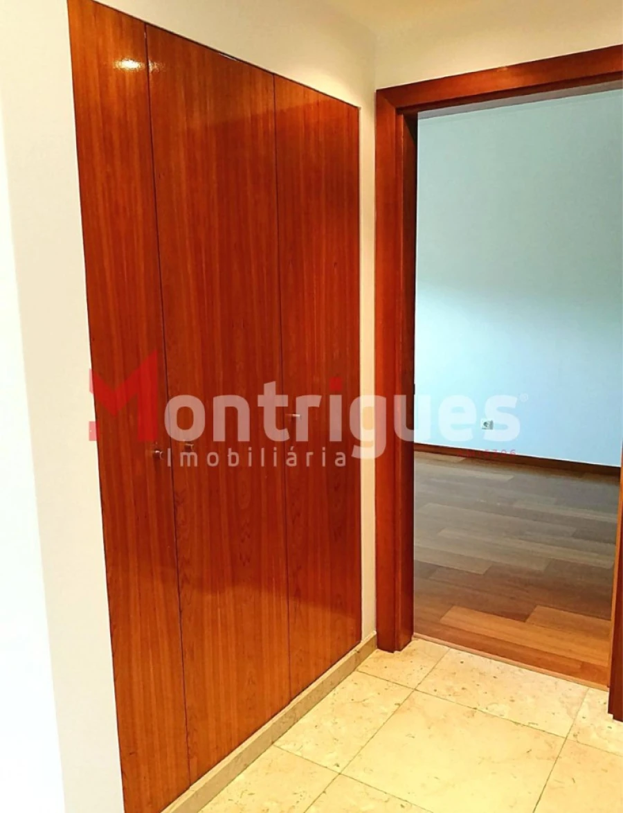 Apartamento T1 para Arrendamento em Parque das Nações Foto 3