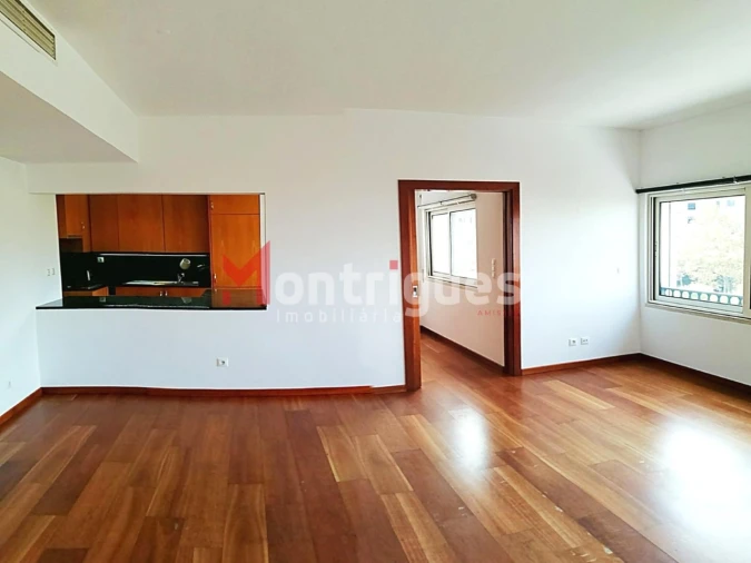 Apartamento T1 para Arrendamento em Parque das Nações Foto 6