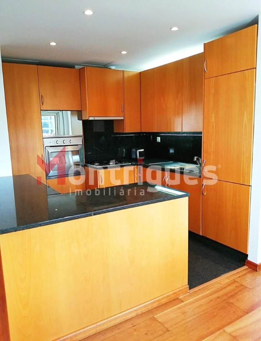 Apartamento T1 para Arrendamento em Parque das Nações Foto 7