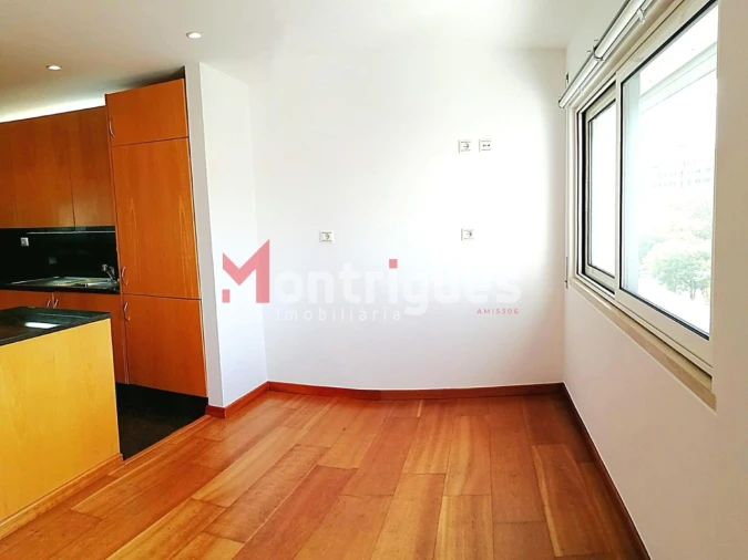 Apartamento T1 para Arrendamento em Parque das Nações Foto 8