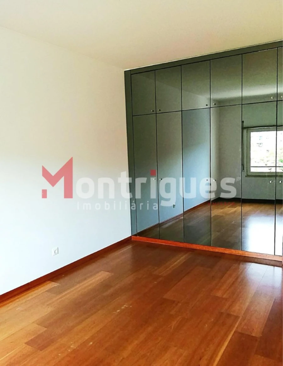 Apartamento T1 para Arrendamento em Parque das Nações Foto 10