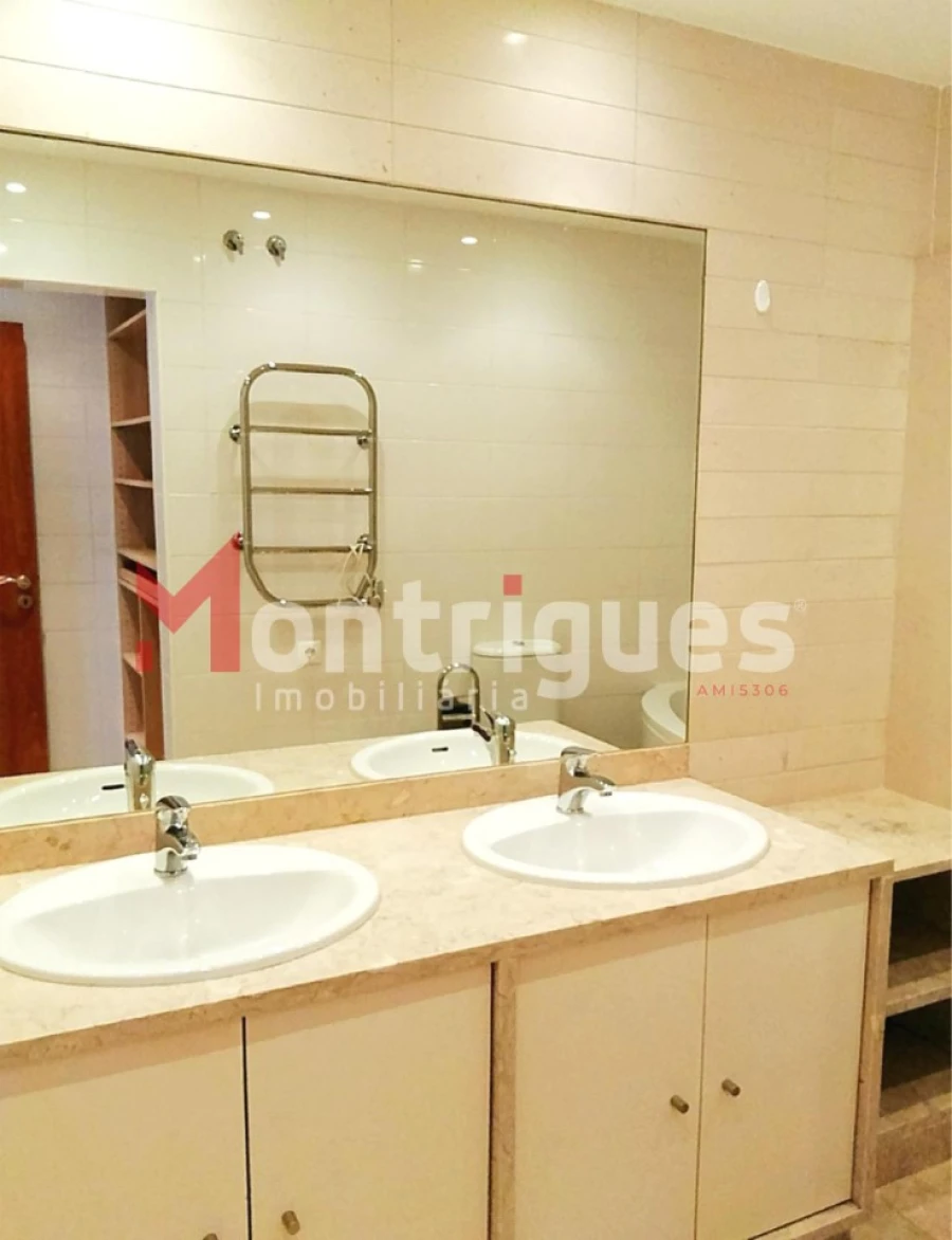 Apartamento T1 para Arrendamento em Parque das Nações Foto 13