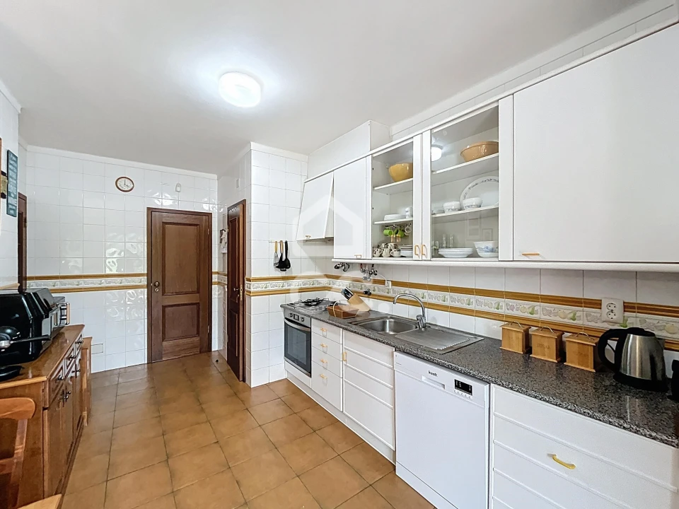 Moradia T3 para Venda em Santa Maria, São Pedro e Sobral da Lagoa Foto 4