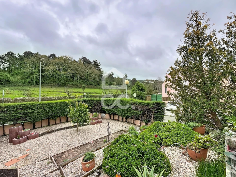 Moradia T3 para Venda em Santa Maria, São Pedro e Sobral da Lagoa Foto 24