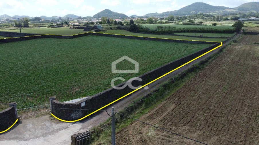 Terreno para Venda em Pico da Pedra Foto 6