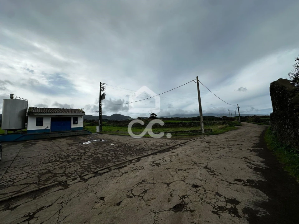 Terreno para Venda em Pico da Pedra Foto 15