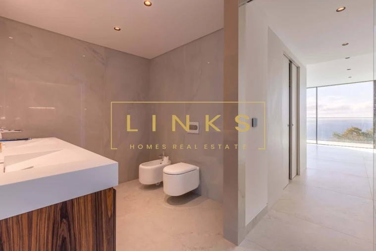 Moradia T4 para Venda em Funchal (Santa Maria Maior) Foto 34