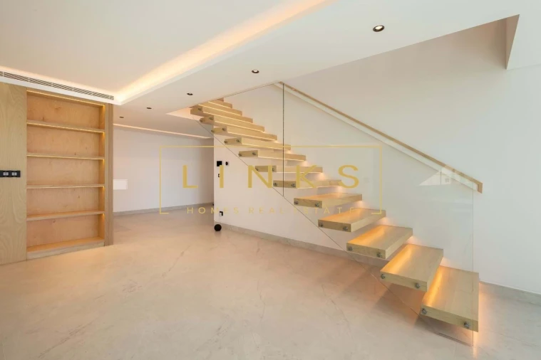 Moradia T4 para Venda em Funchal (Santa Maria Maior) Foto 40